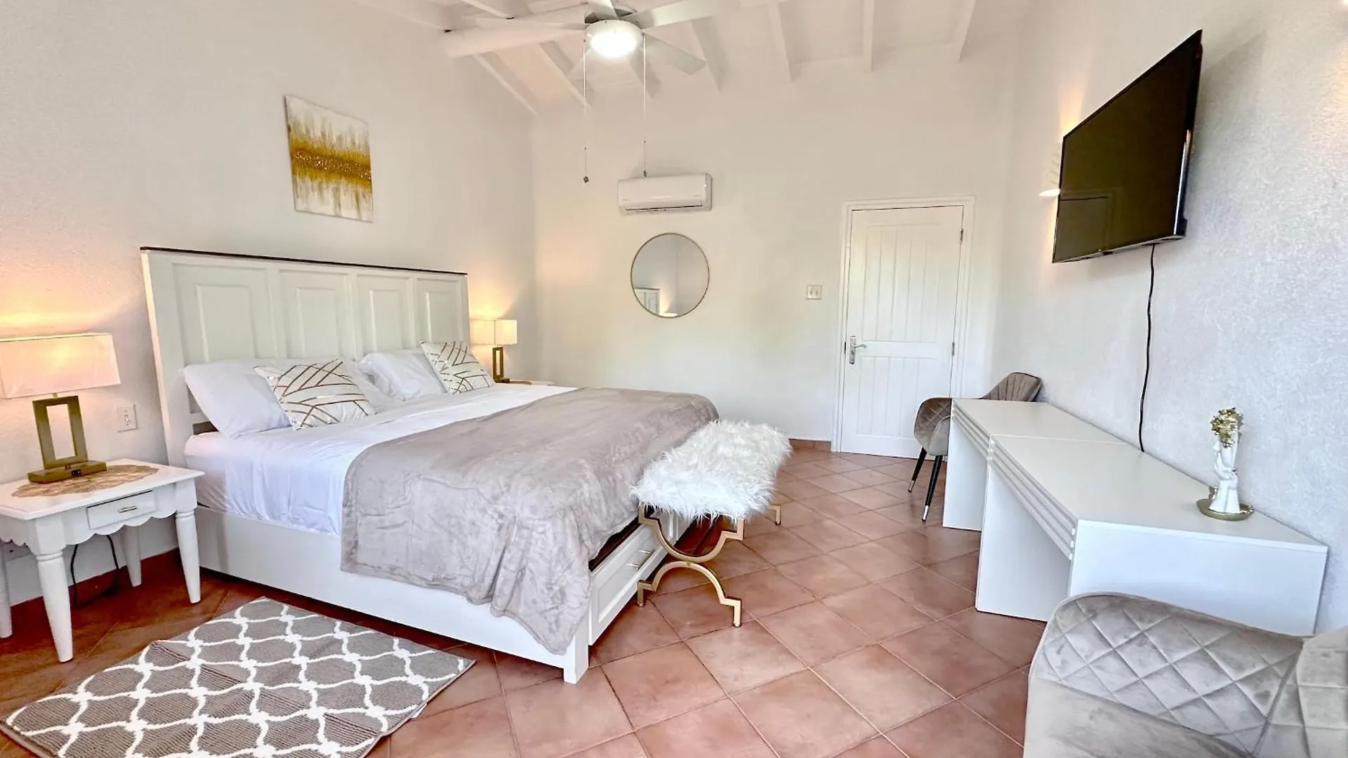 Villa 122 Sugar Hill Estate, Pools, Tennis, Gym, 5 Mins To Beach Saint James