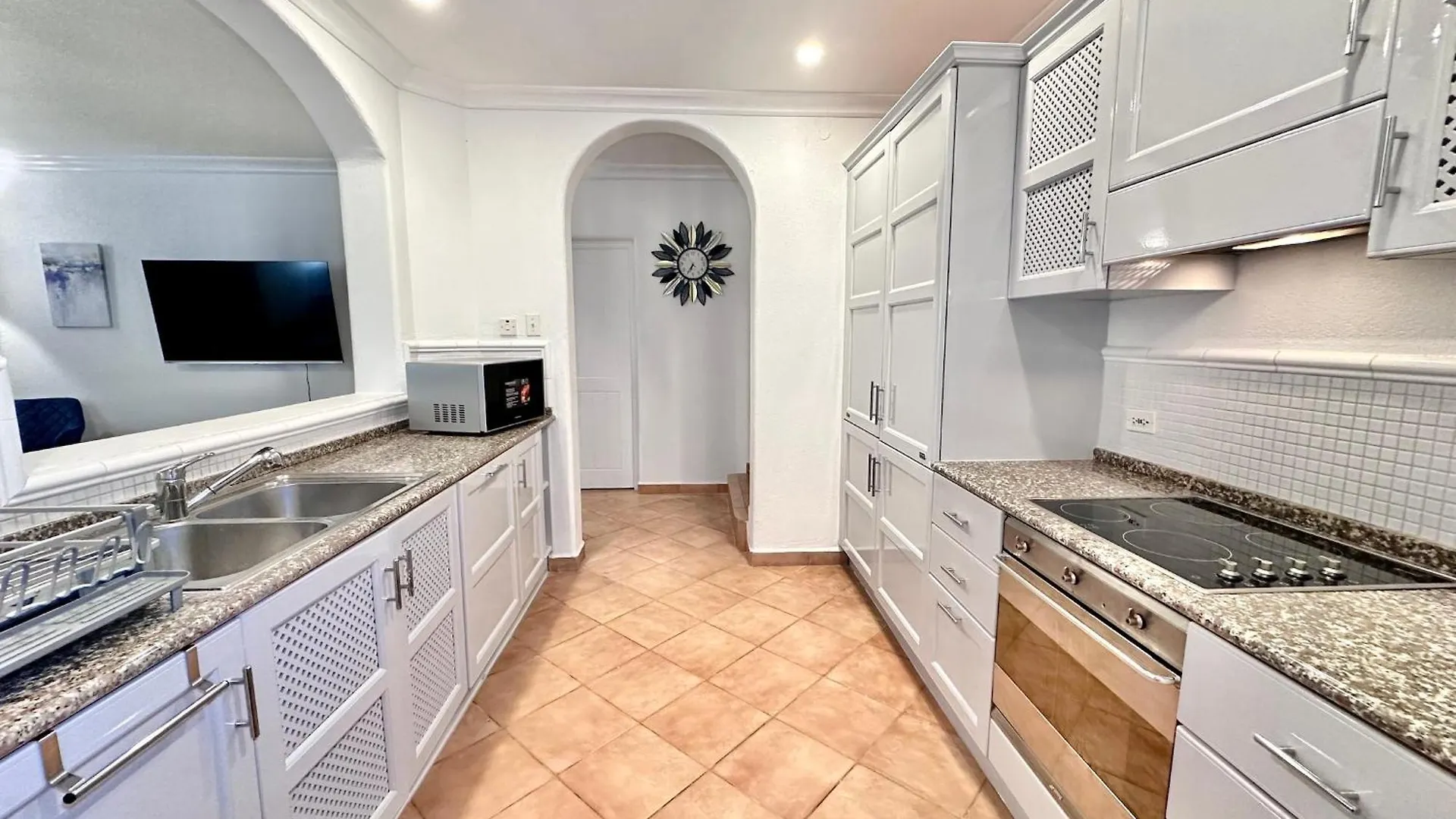 Villa 122 Sugar Hill Estate, Pools, Tennis, Gym, 5 Mins To Beach Saint James 0*,  Barbados