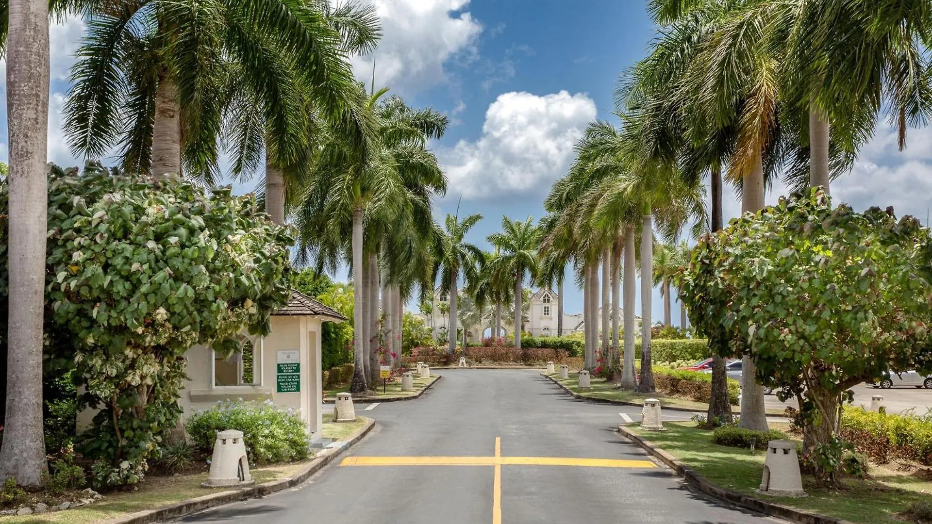 Villa 122 Sugar Hill Estate, Pools, Tennis, Gym, 5 Mins To Beach Saint James 0*,