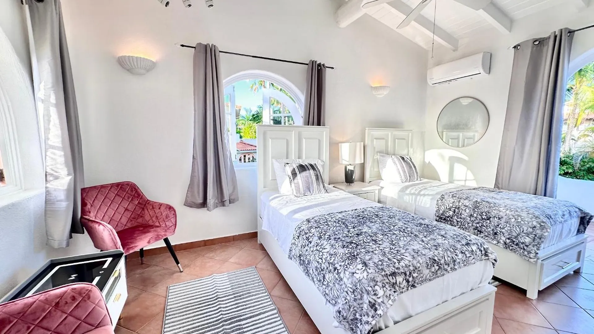 Villa 122 Sugar Hill Estate, Pools, Tennis, Gym, 5 Mins To Beach Saint James 0*,  Barbados