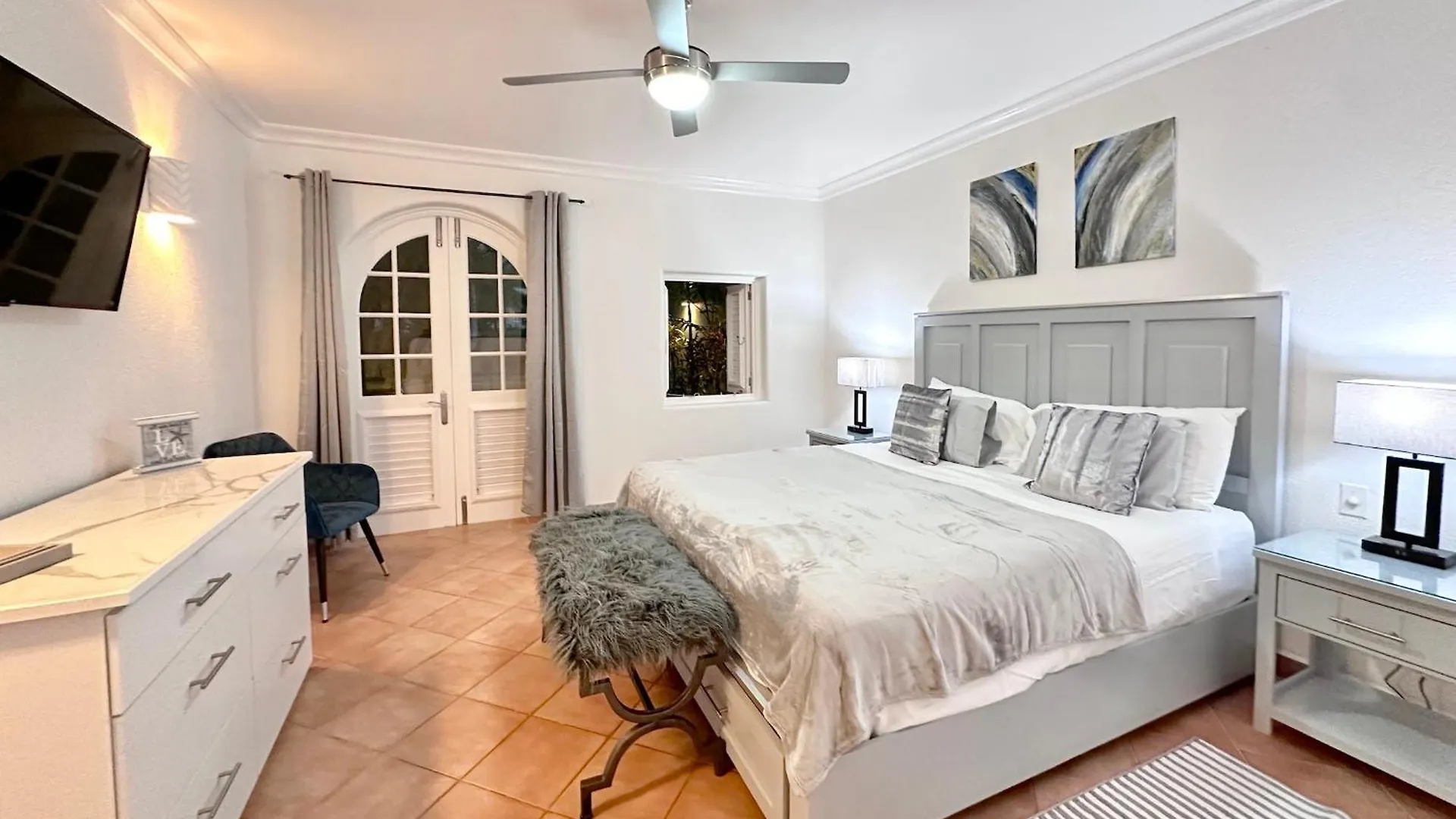 Villa 122 Sugar Hill Estate, Pools, Tennis, Gym, 5 Mins To Beach Saint James 0*,  Barbados